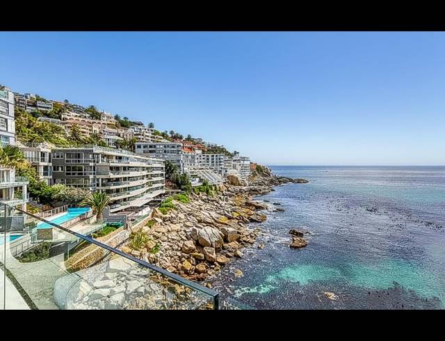 5 BEDROOM APARTMENT FOR SALE IN BANTRY BAY